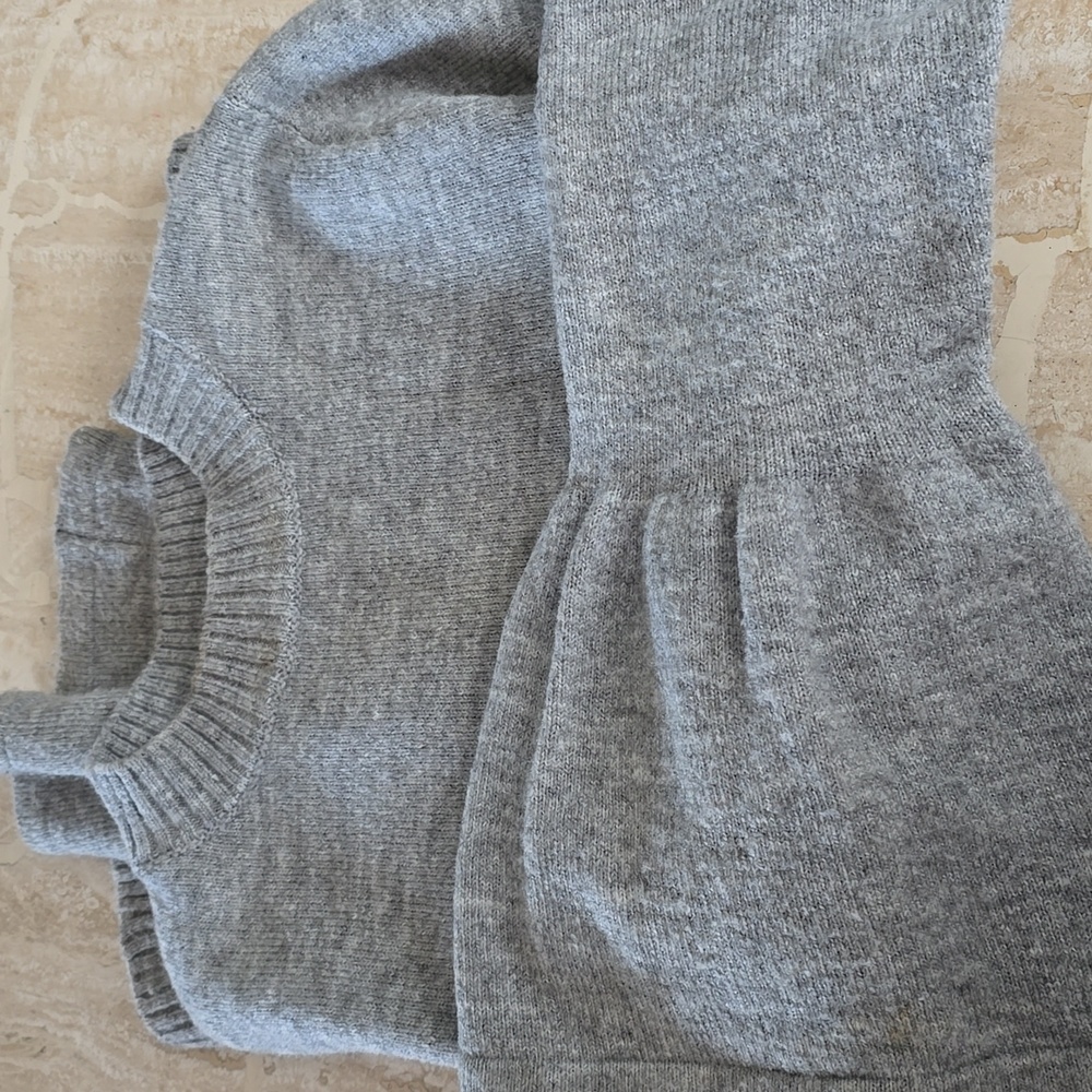 Gray sweater with bell sleeves - sz large